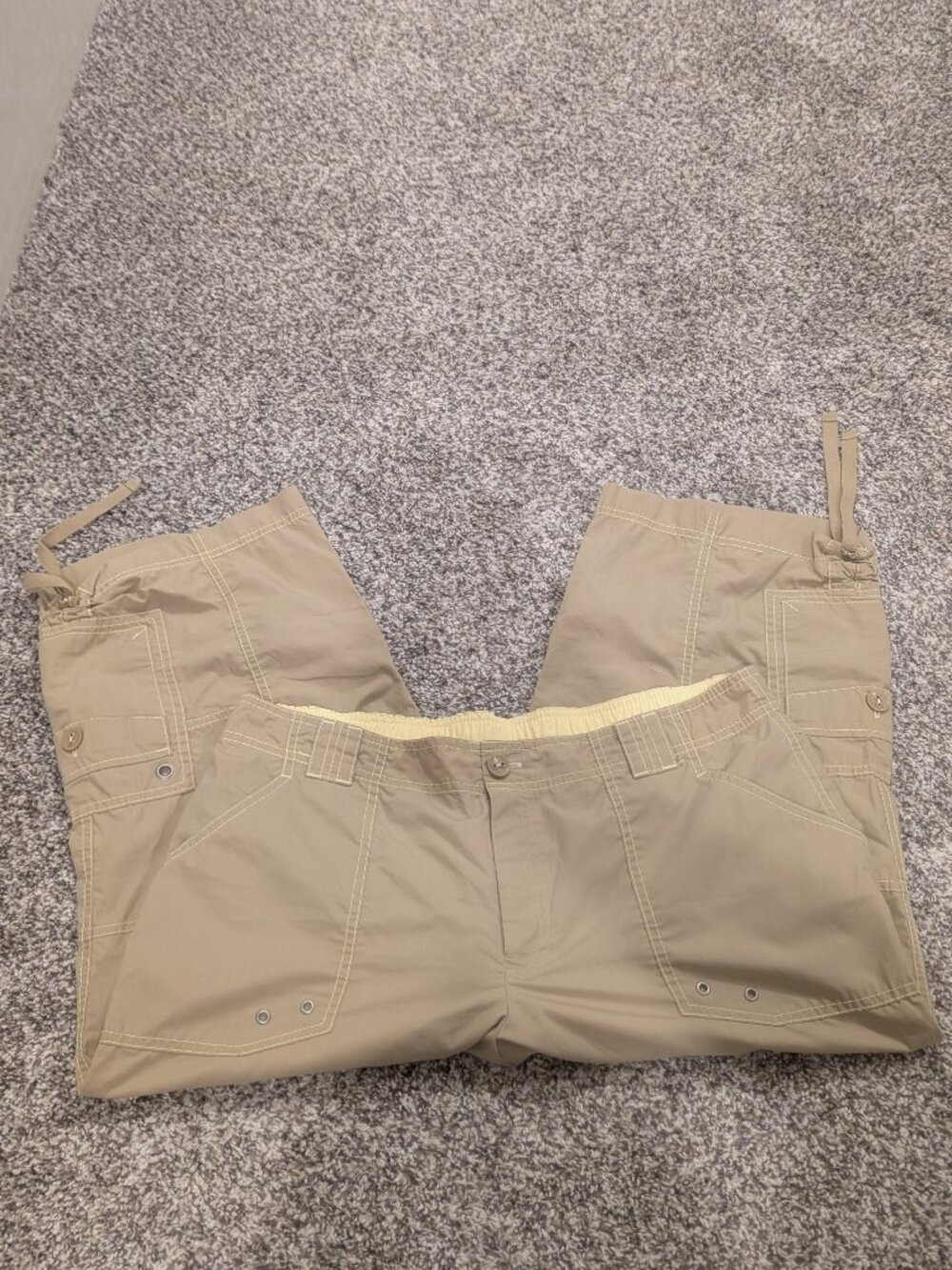 Khaki Cargo Capri Pants - Size Large - Picture 2 of 9